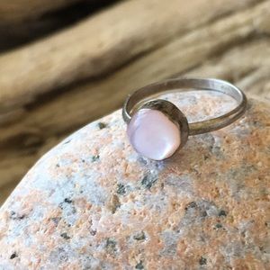 Vintage Native American Mother of Pearl Ring